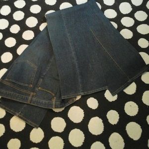 Join the network in these chic jeans!